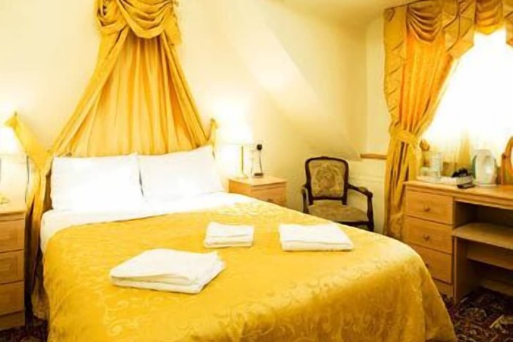 Room 2 of 45