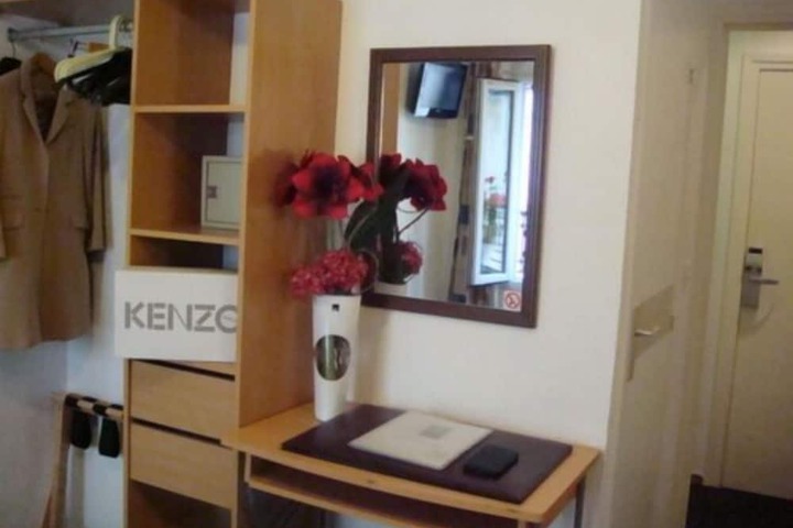 Room amenity