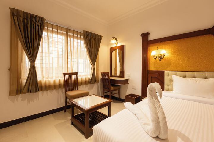 Room 9 of 20