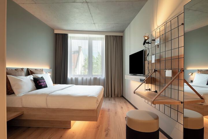 Room 36 of 74