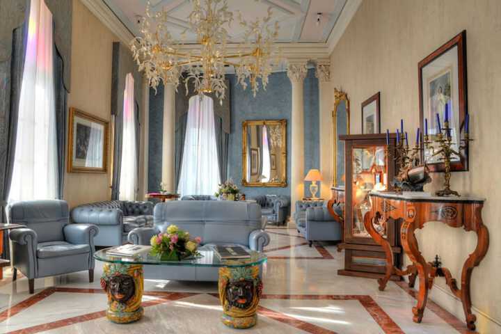 Entrance & Lobby
