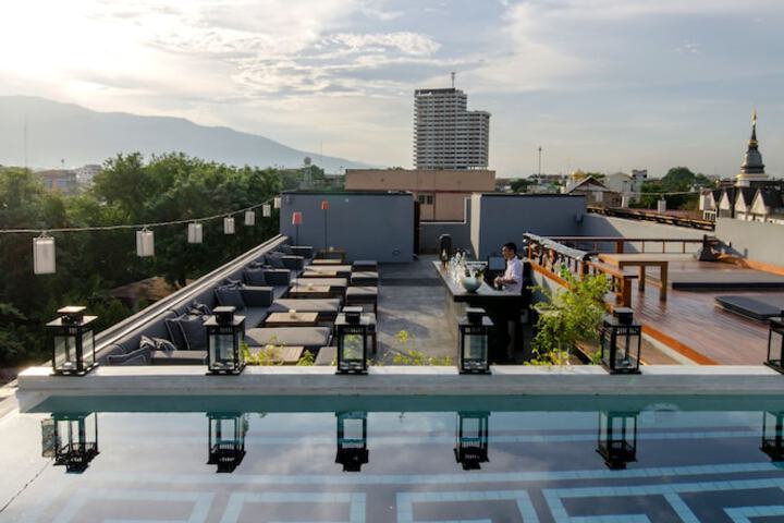 Pool Hotel