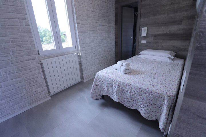 Room 13 of 34