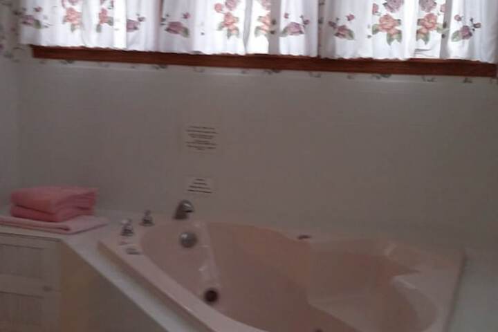 Hot Tub 49 of 59