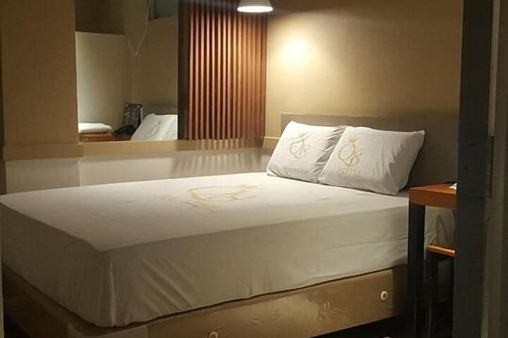 Room 15 of 22