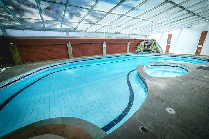Pool 41 of 64