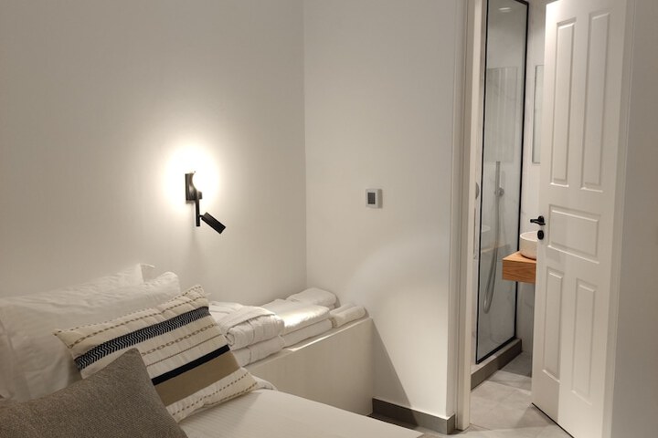 Room 12 of 26