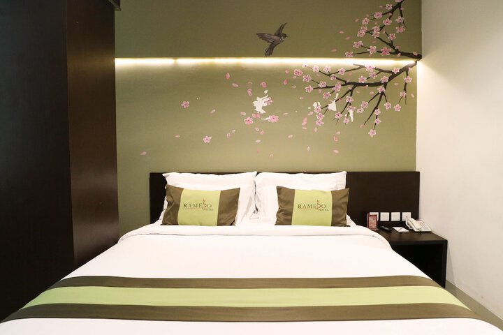 Room 3 of 31