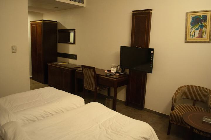 Room 10 of 35