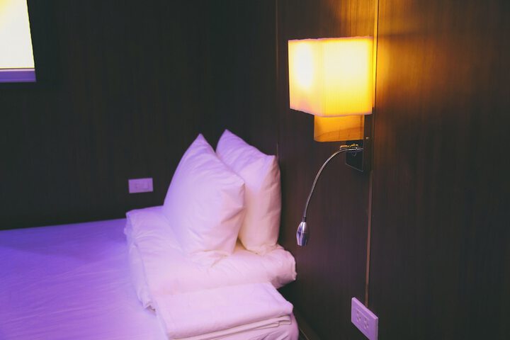 Room 86 of 242
