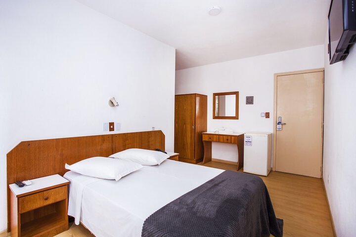 Room 17 of 170
