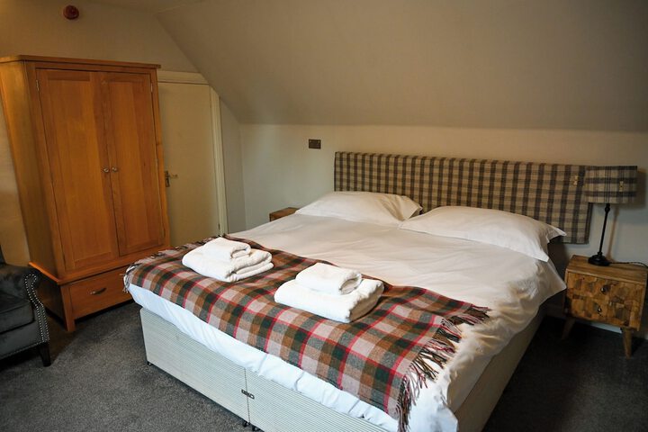 Room 9 of 26