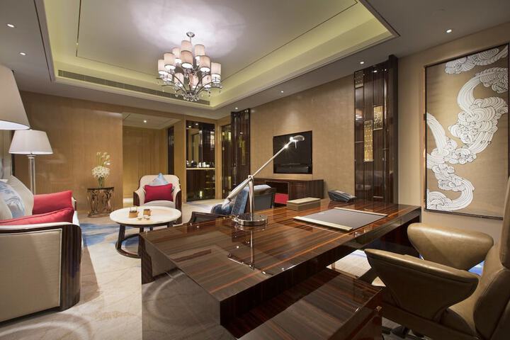 Room 13 of 60
