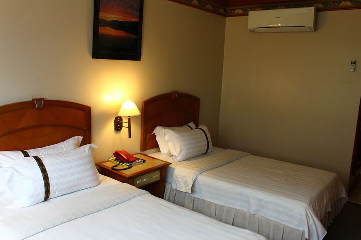Room 7 of 63