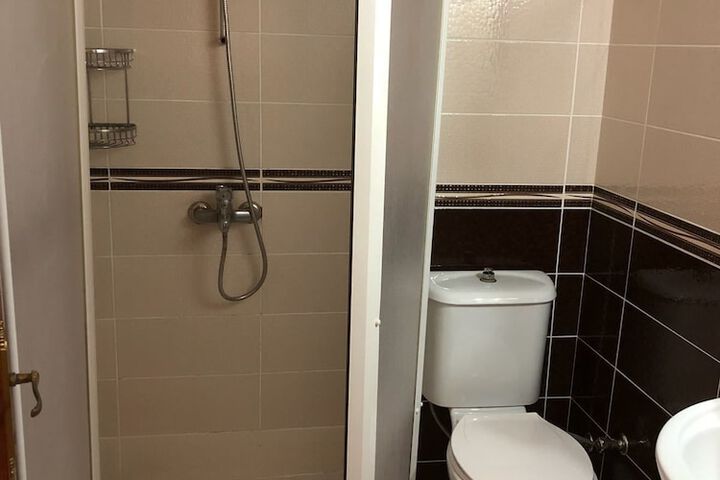 Room 16 of 30