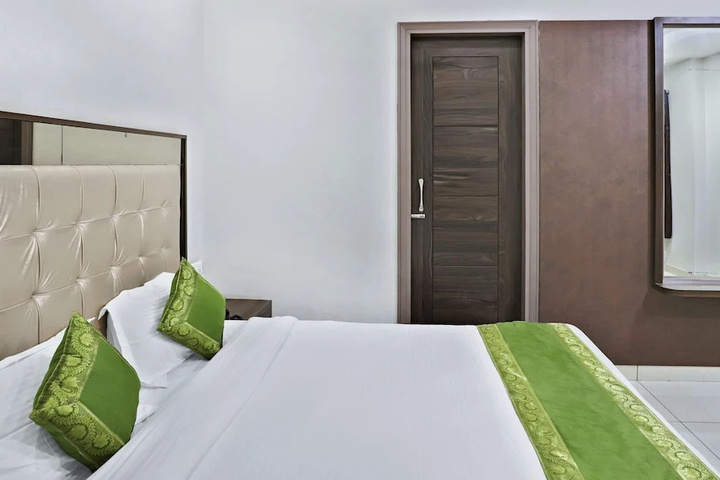 Room 21 of 28