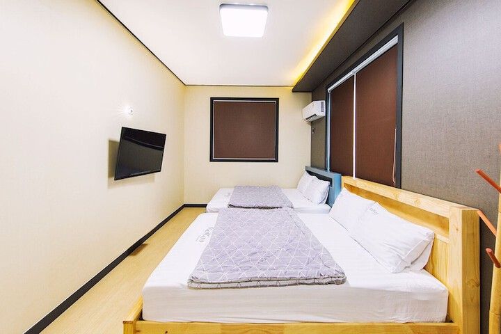 Room 14 of 51