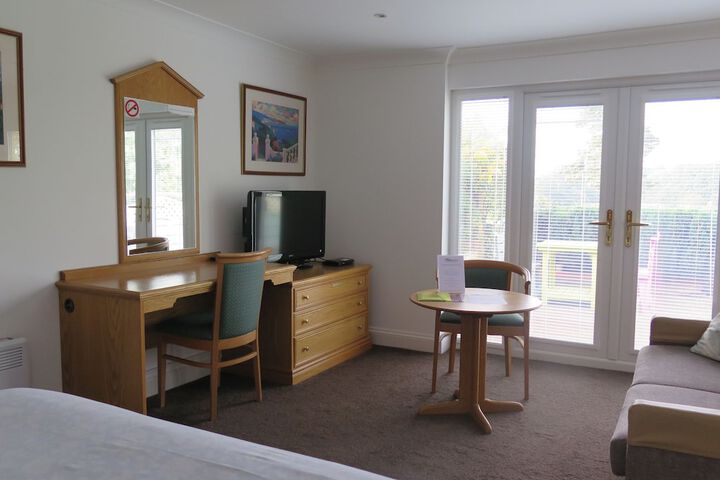 Room 12 of 25