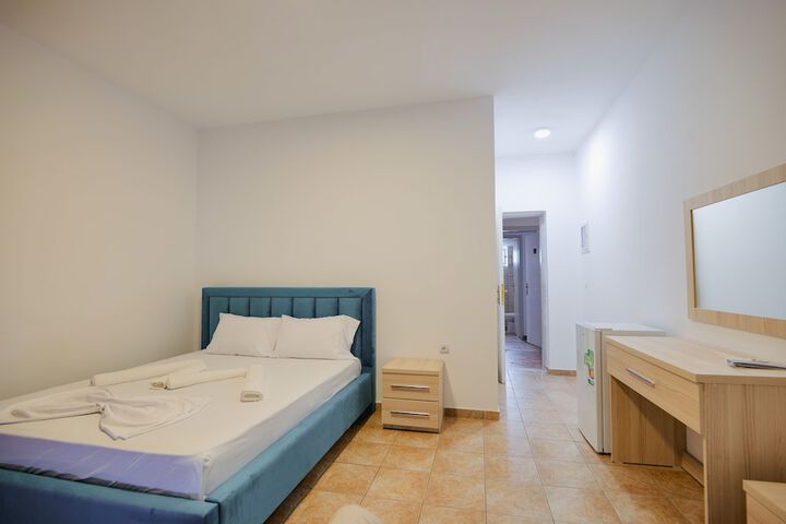 Room 4 of 69