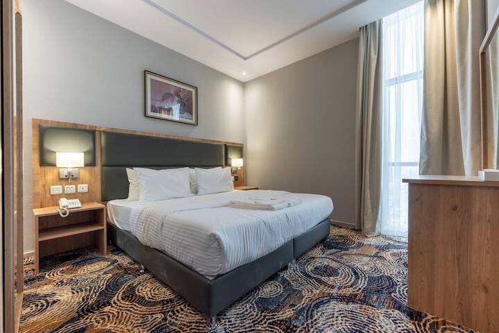 Room 7 of 44