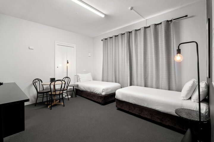 Room 27 of 46
