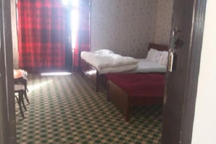 Room 4 of 7