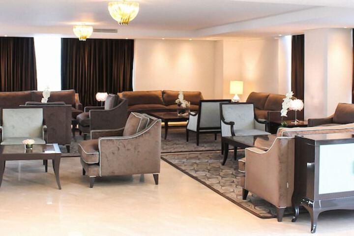 Entrance & Lobby