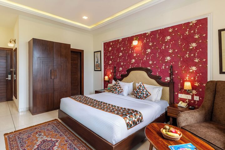 Room 9 of 28