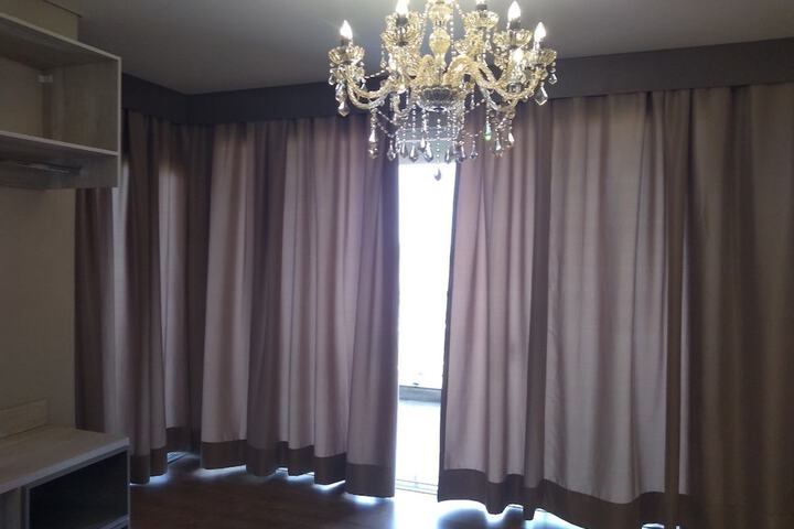 Room 7 of 9