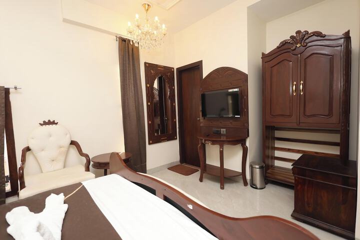 Room 56 of 136