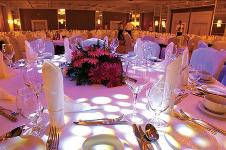 Ballroom/Hall 44 of 62