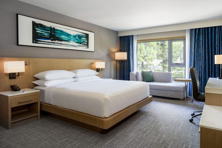 Room 4 of 28