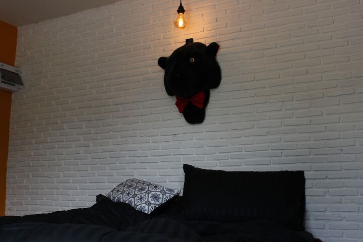 Room 13 of 122