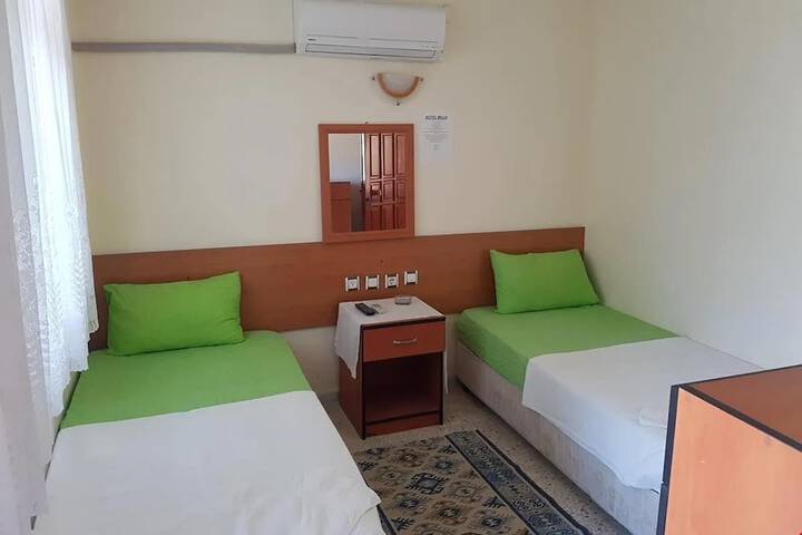 Room 6 of 11
