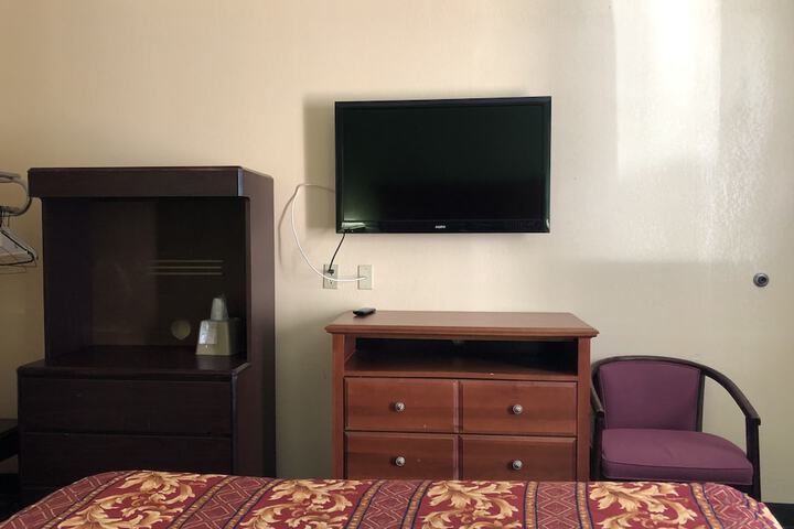 Room 3 of 32