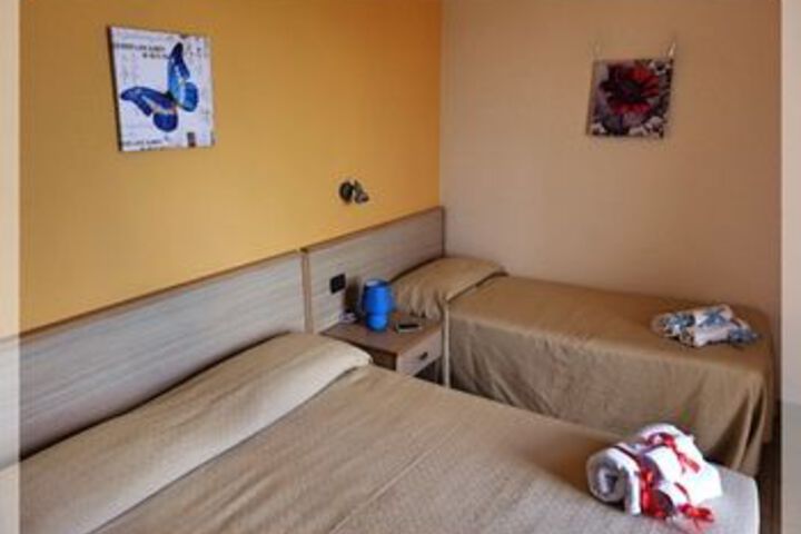 Room 34 of 70