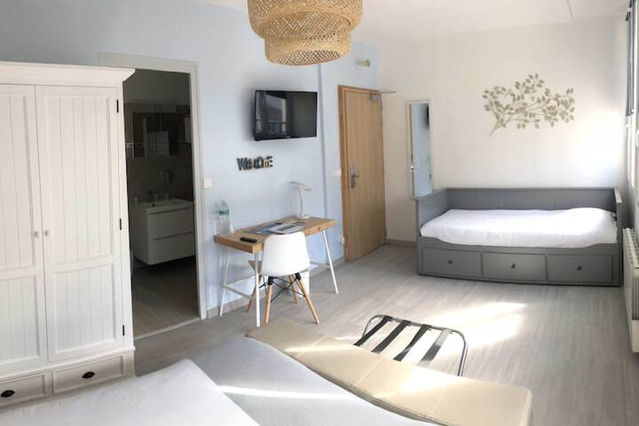 Room 5 of 63
