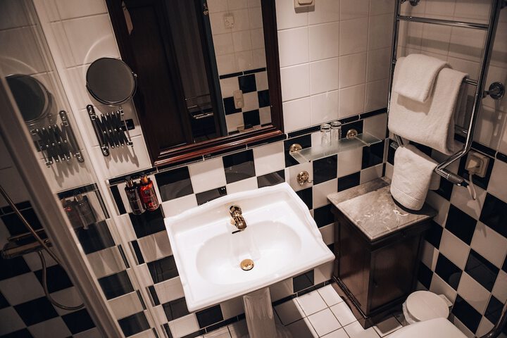 Room 50 of 121