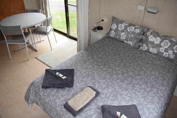 Room 2 of 38