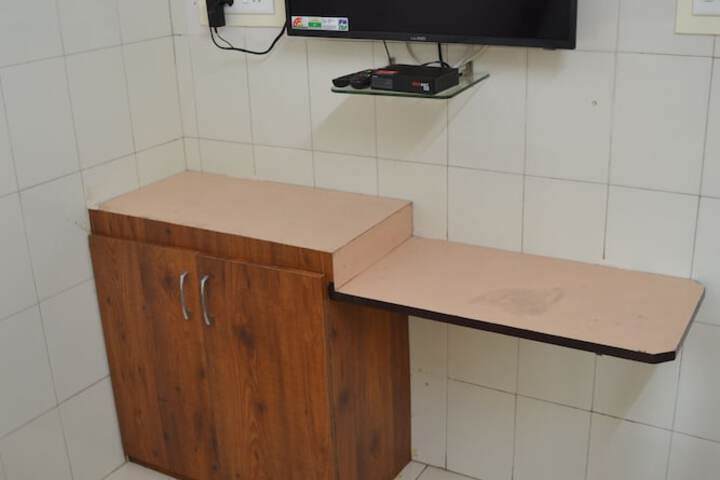 Room 3 of 7