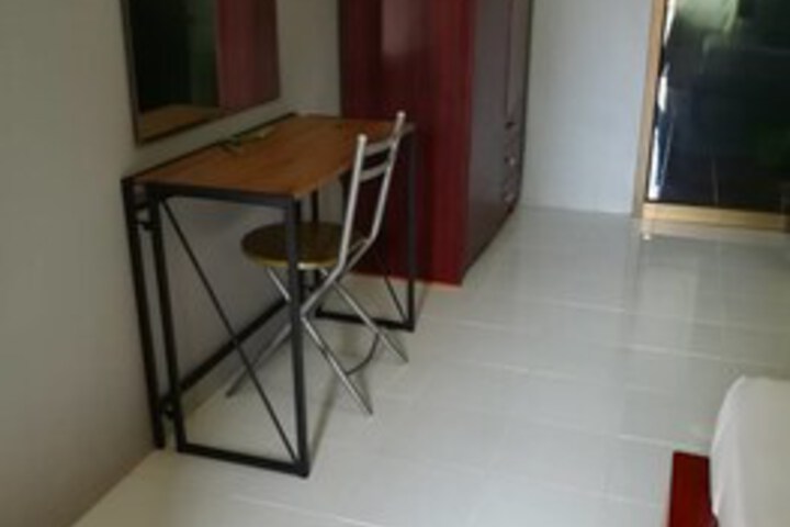 Room 25 of 46