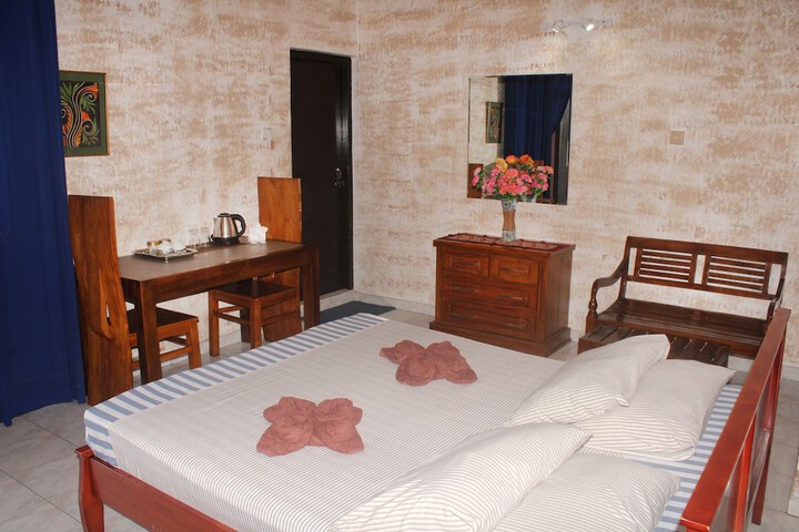 Room 3 of 25