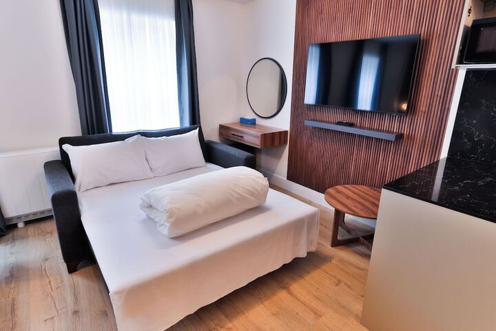 Room 34 of 64