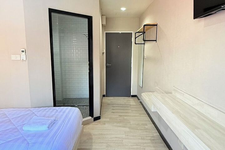 Room 5 of 28