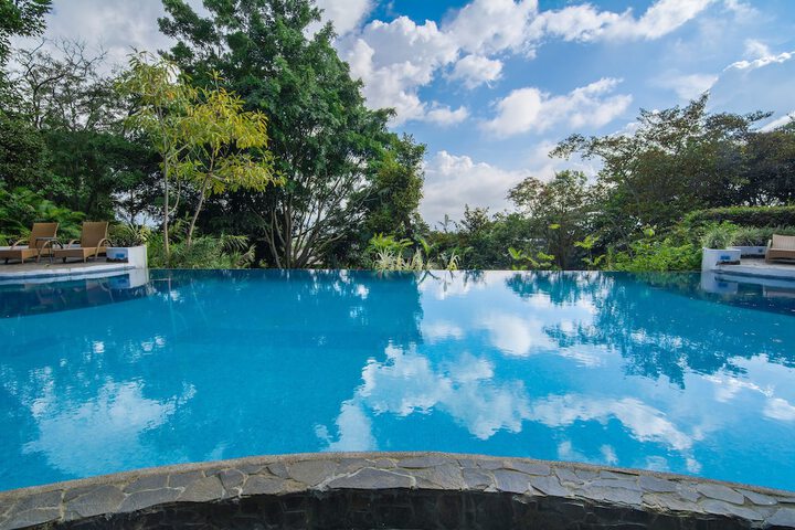 Pool 127 of 196
