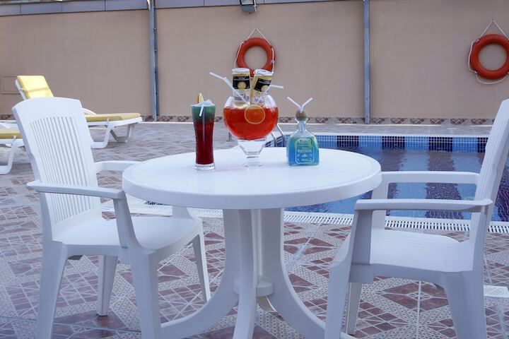 Pool 28 of 49
