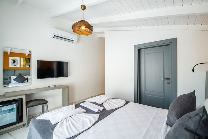 Room 15 of 63