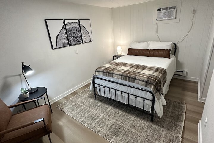 Room 2 of 4