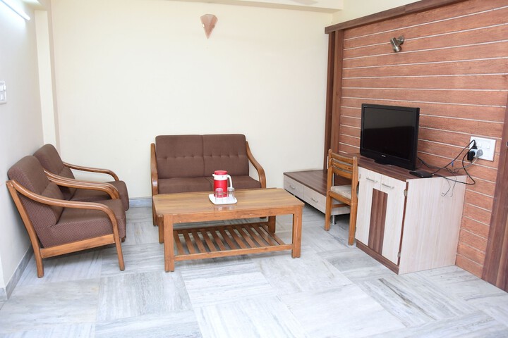 Room 15 of 48