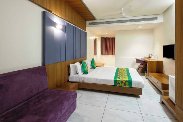 Room 17 of 36